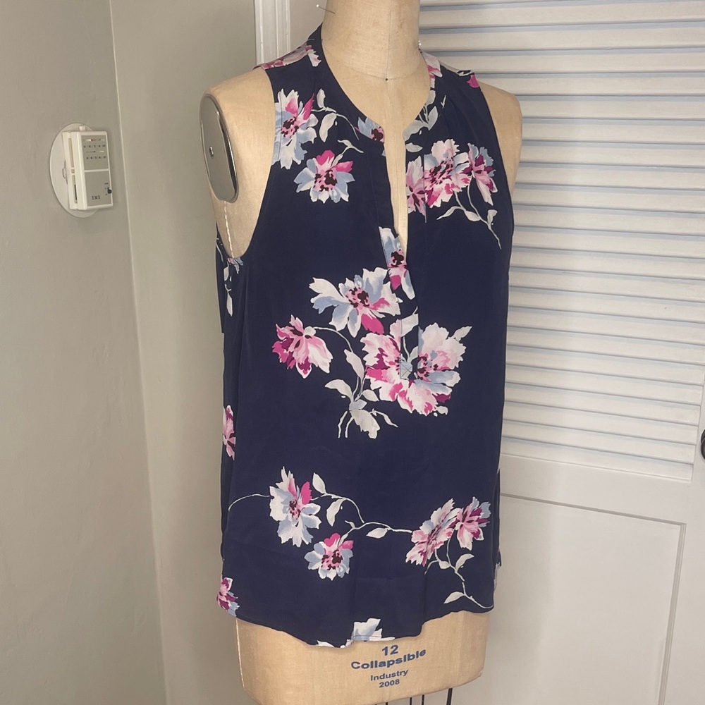 Joie Floral Sleeveless Top - Navy and Pink szL